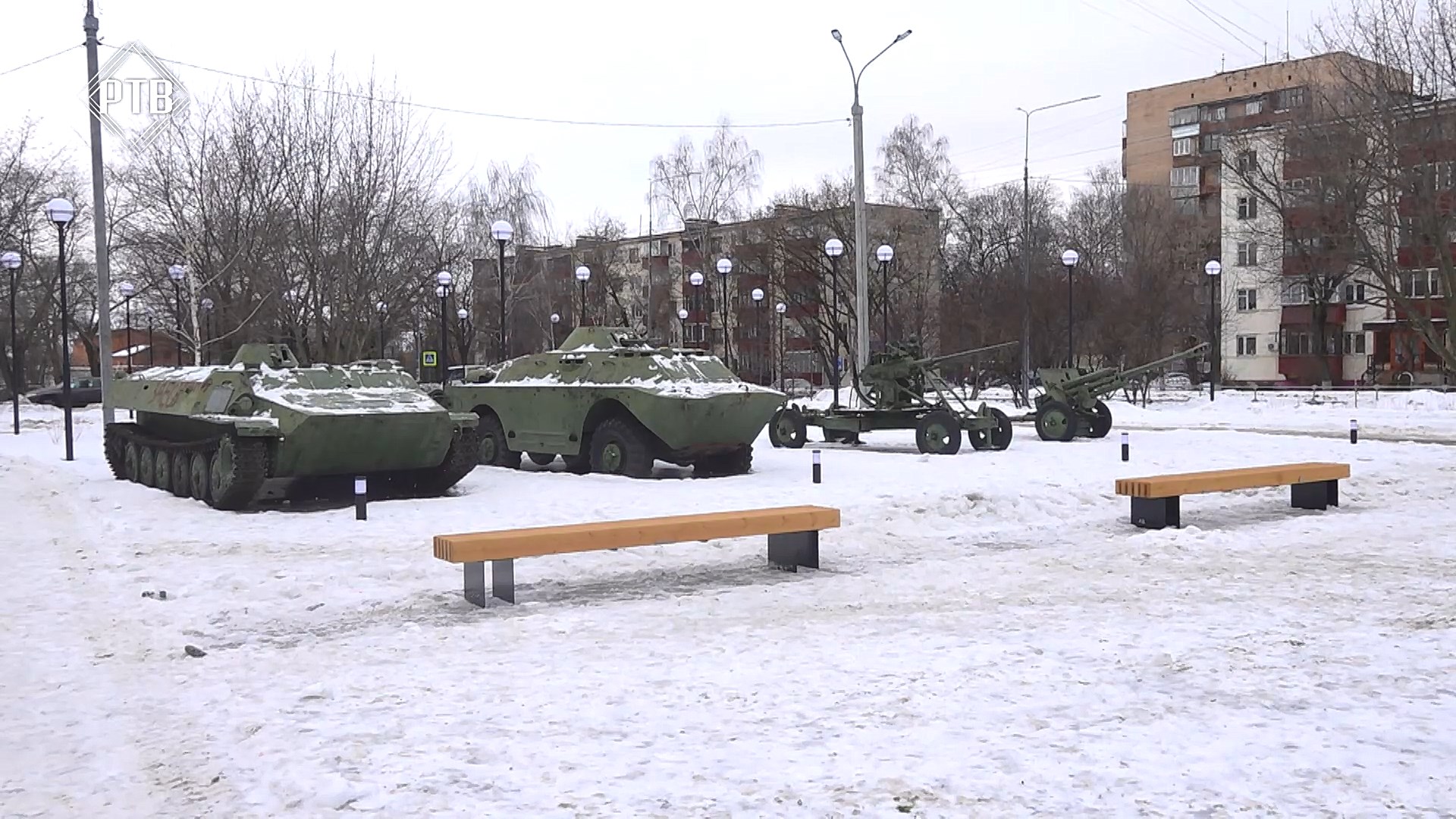 Сегодня в музее боевой техники установили ещё один экспонат.