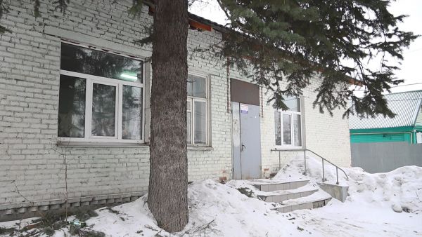 В деревне Донино Раменского городского округа проводится текущий ремонт амбулатории.