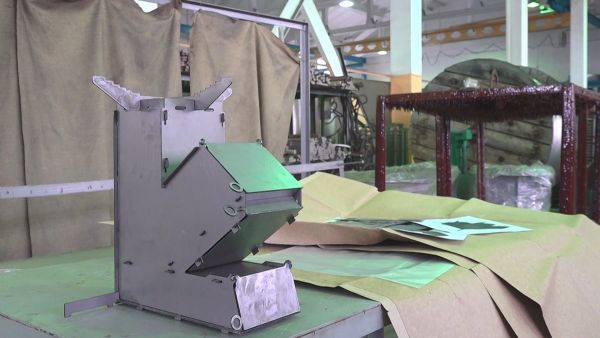 Сотрудники завода «Энергия» наладили производство окопных печей для бойцов СВО.