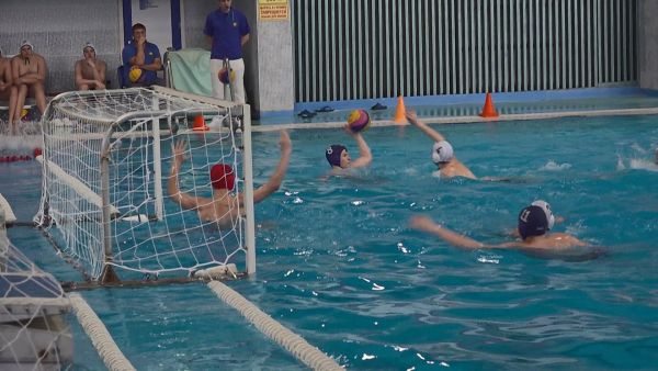 В бассейне всю неделю идут Финальные игры Первенства России по водному поло.