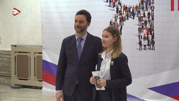Юным раменчанам вручили паспорта.