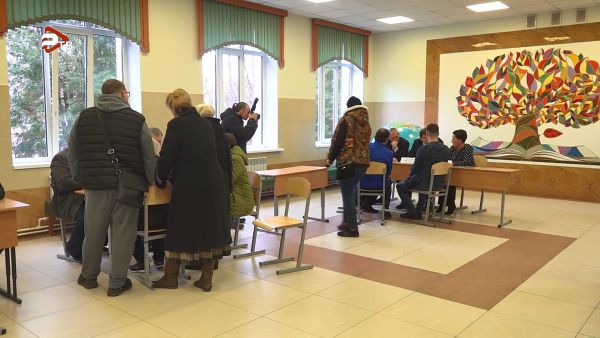 Выездное заседание заместителей главы муниципалитета прошло в школе №22 в п.Дубовая Роща.