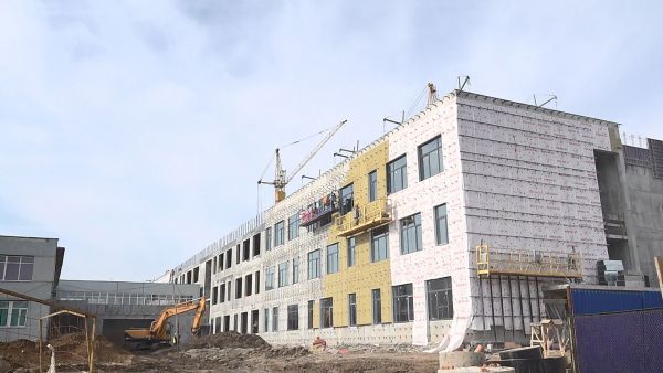 Продолжается строительство нового корпуса Власовской школы №13 в селе Строкино Раменского городского округа.