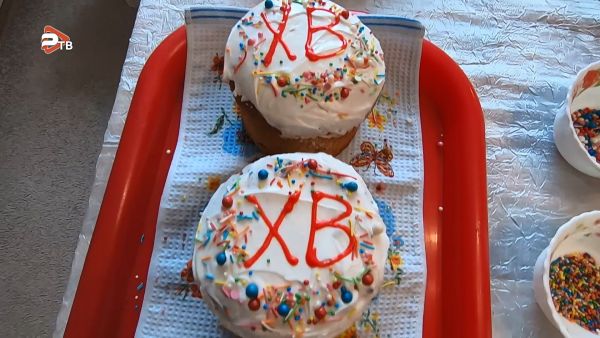 В Чистый четверг хозяйки приступают к выпечке куличей.