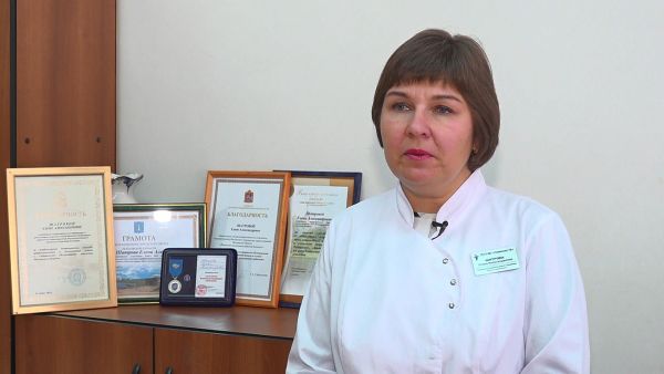 Общий трудовой стаж Елены Шатровой 23 года.