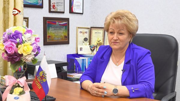 Валентина Прикоп, старший методист СОШ № 5, работает в образовании 39 лет.