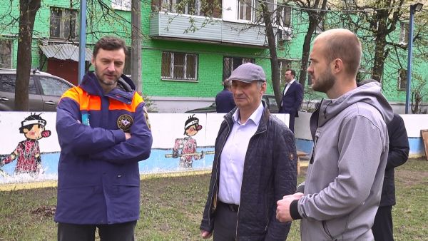 Виктор Неволин посетил пересечение улиц Гурьева и Михалевича, музей боевой техники.