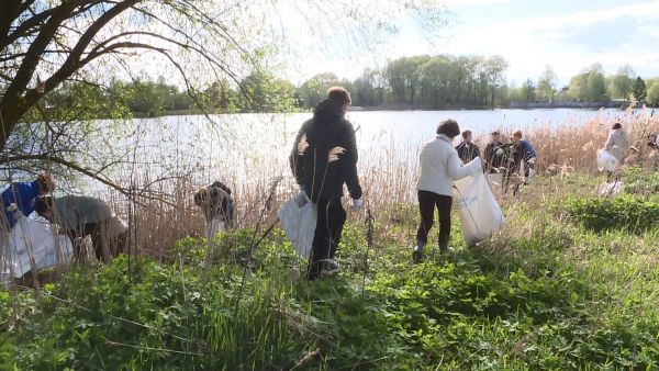 Студенты ГГУ и ученики Ново-Харитоновской школы №10 присоединились к акции «Вода России».