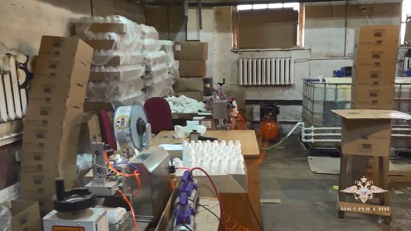 В Подмосковье ликвидирован цех по производству контрафактной бытовой химии.