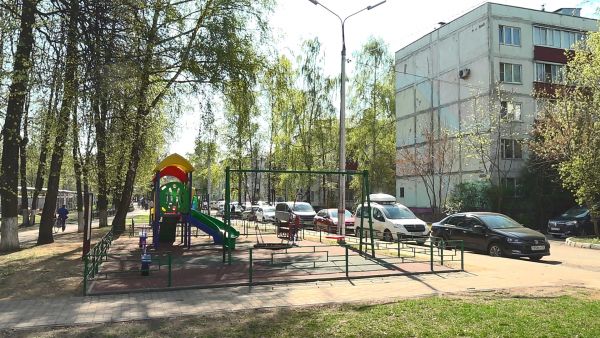 Бульвар Степнова связывает улицу Рабочую, Гурьева с градообразующим предприятием РПЗ.