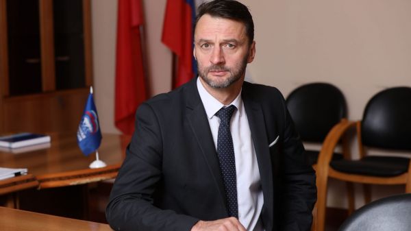 Виктор Неволин поздравил раменчан с Днем Победы.