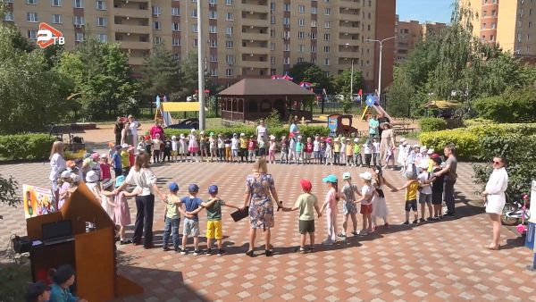 В детском саду дошкольного отделения Дергаевской школы №23 9 июня состоялся праздник.