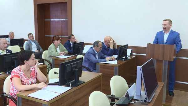 Председатель Совета депутатов Раменского г.о Юрий Ермаков провёл плановое заседание Совета депутатов.