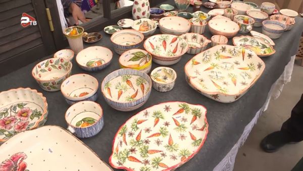 1 июля в селе Речицы на улице Художника уже во второй раз прошел фестиваль керамики «ГжельФест».