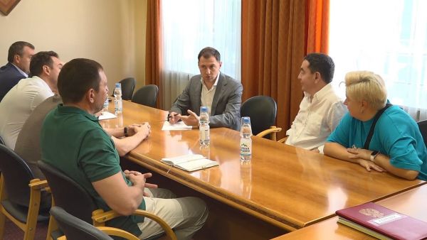 Николай Ханин встретился с представителями производственно-складских площадок.