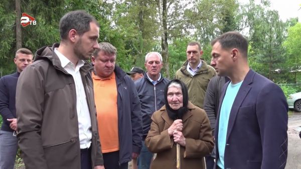 Врип главы Раменского го Николай Ханин посетил Зеленый городок в п.Удельная.