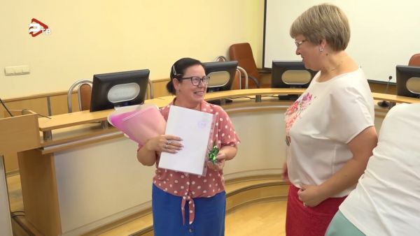 Глава Раменского г.о. Николай Ханин в Администрации вручил ключи семьям нанимателей.