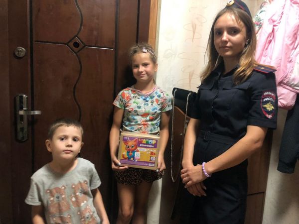 Сотрудники МУ МВД России «Раменское провели акцию «Помоги пойти учиться»
