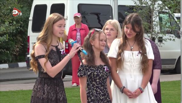 Ребят из ДНР, которые приехали к нам в гости, сегодня пригласили на концерт.