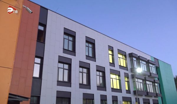 Глава Раменского городского округа Николай Ханин проверил ход строительства пристройки к Власовской школе №13 