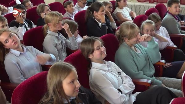 Безопасность на железнодорожных путях: профилактическая беседа для школьников.