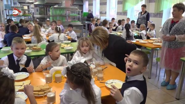 Теме школьного питания в Подмосковье придается большое значение.