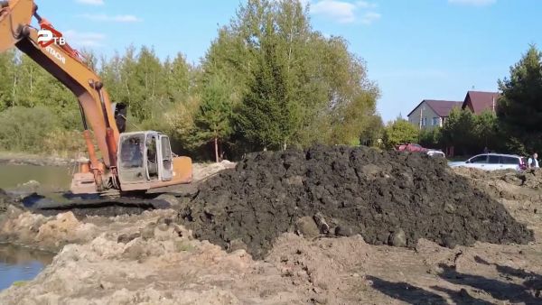 В ТУ «Новохаритоновское»  в деревне Кузяево, ведутся работы по благоустройству  пожарного водоема.