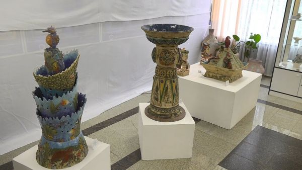 Выставка дипломных работ института изобразительного искусства и дизайна ГГУ.