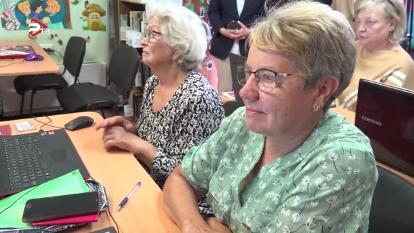 Активное долголетие: разнообразие занятий в Дементьевском культурно-досуговом центре.