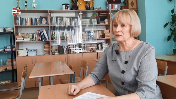 Морозова Валентина Владимировна —  учитель русского языка и литературы в МОУ СОШ №11 пос. Дружба.