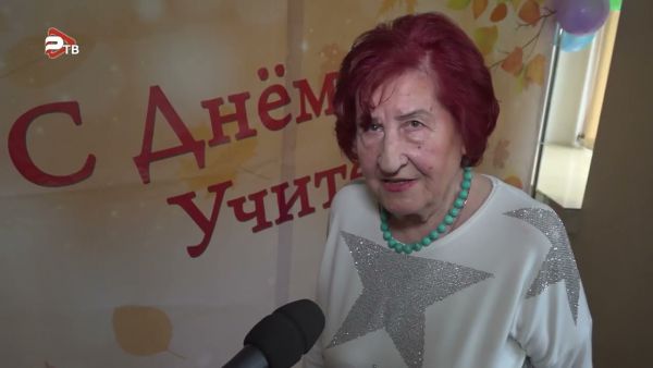 В преддверии праздника Дня Учителя в Раменской школе №4 состоялся концерт.