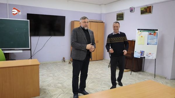 10 ноября депутат МО Думы Олег Владимирович Жолобов с рабочим визитом посетил Юровскую школу.