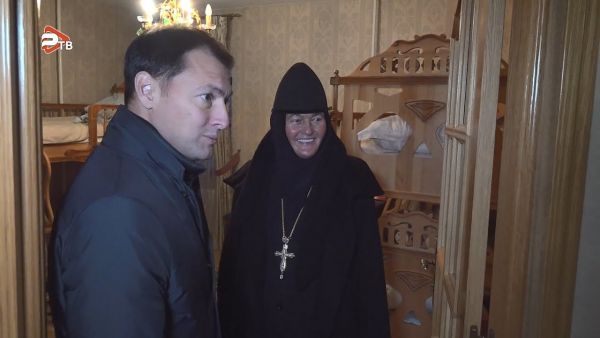 Глава Раменского городского округа Николай Ханин посетил подворье Покровского монастыря.