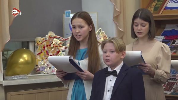 11 января стены Раменской центральной библиотеки наполнились звуками рождественских песен.