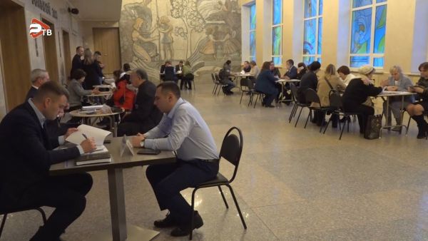 Глава округа Николай Ханин 22 января провел прием граждан в Раменском, во дворце культуры  «Сатурн».