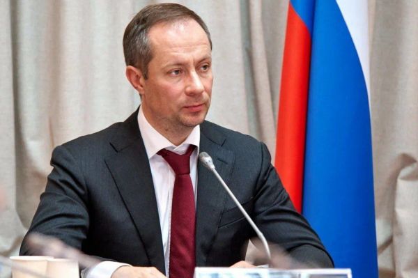 Флаг России теперь будет развеваться над всеми образовательными учреждениями страны