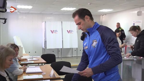 Роман Широков, директор раменского ФК «Леон Сатурн» , голосовал на избирательном участке № 2543.