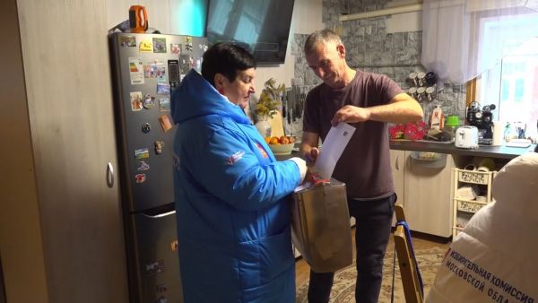 Участковую комиссию угостили блинами