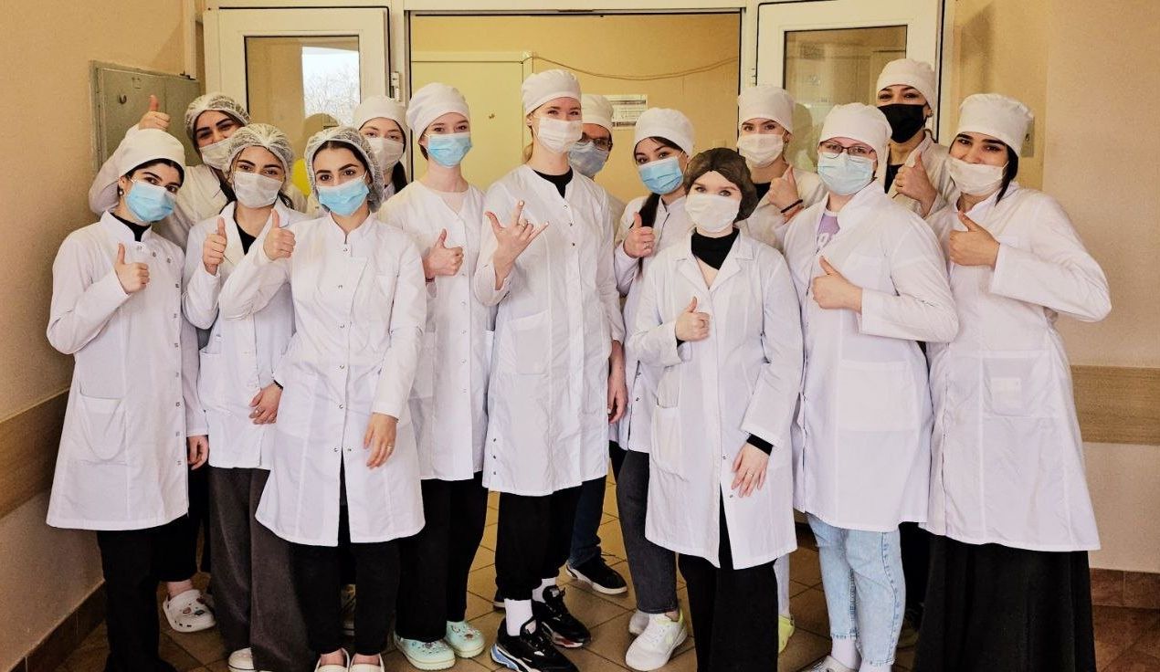 Студенты-медики познакомились с работой восьми подразделений Раменской больницы