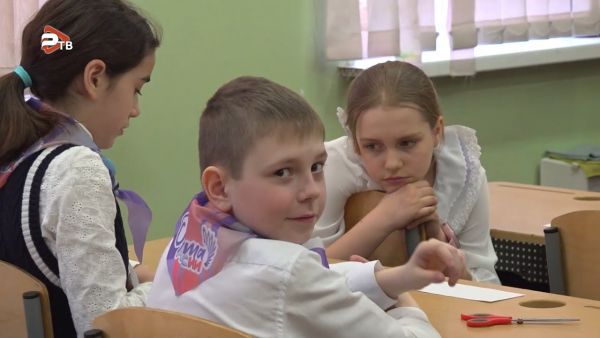 Журавли в честь погибших и пострадавших во время теракта