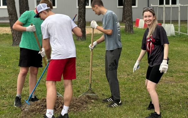 Сегодня на базе Раменского молодежного центра начали работать летние трудовые бригады.