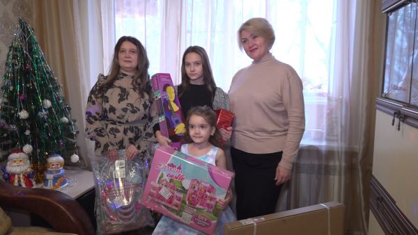 Впервые в Раменской больнице для детей сотрудников проходит акция «Ёлка желаний»