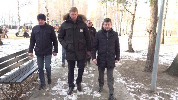 Глава Раменского муниципального округа Эдуард Малышев с рабочим визитом посетил многоподъездный дом