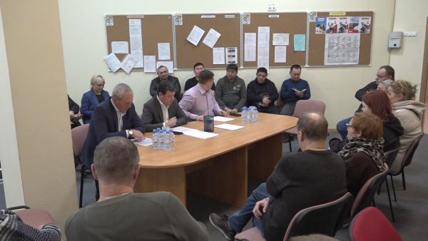 Глава Раменского муниципального округа Эдуард Малышев провел встречу с жителями квартир дома 6 на Северном шоссе