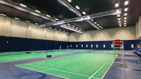 Эдуард Малышев посетил физкультурно-оздоровительный комплекс на улице Махова