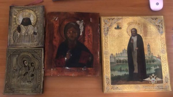 Похитителя, воровавшего иконы из частных домов в Раменском, задержали в Дзержинском