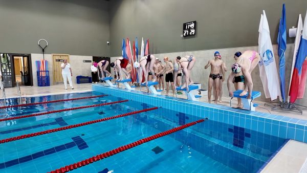 9 мая в новом физкультурно-оздоровительном комплексе на улице Махова в тестовом режиме прошли соревнования пловцов