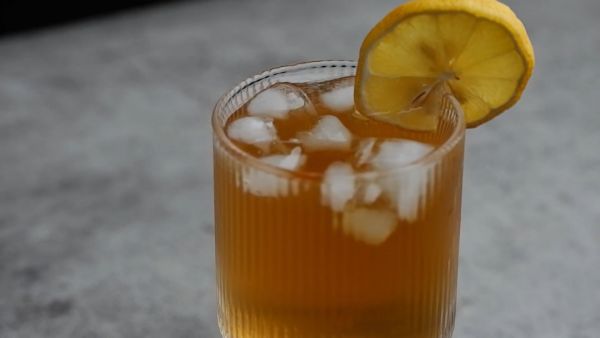 Сколько пить жидкости в жаркое время года?