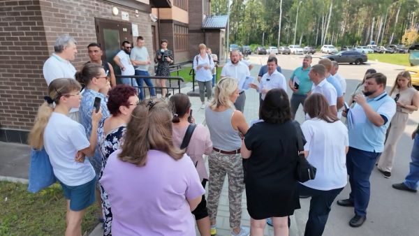 Глава округа провел встречу с инициативной группой ЖК «Березовая роща»