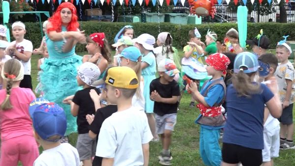 В самые жаркие июльские дни в детских садах традиционно проводится летний праздник – День Нептуна